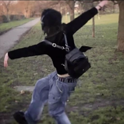 на аккуратном